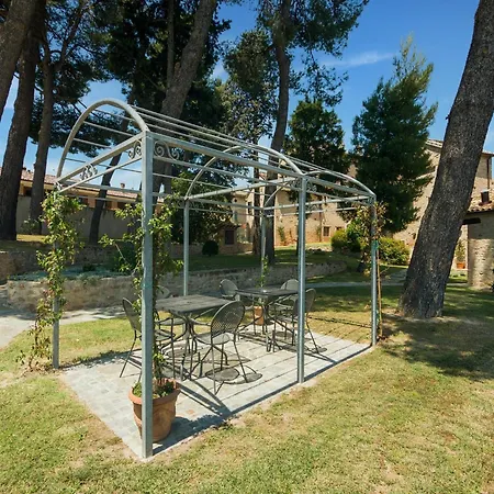 Villagrande Adriatic Pool Feriehus Mombaroccio
