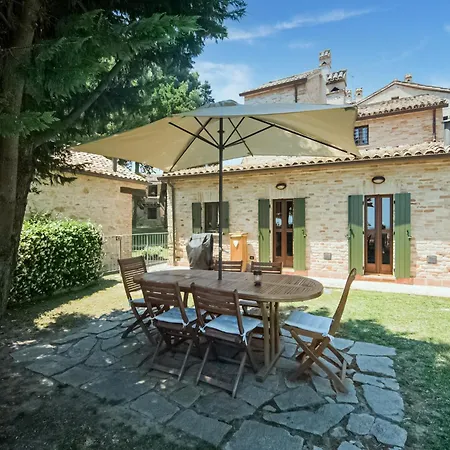 Villagrande Adriatic Pool * Mombaroccio